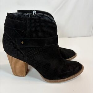 JustFab Black Perforated Ankle Booties Chunky Heel Size 8.5